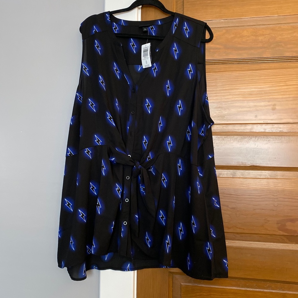 Torrid Sleeveless Top Size 5